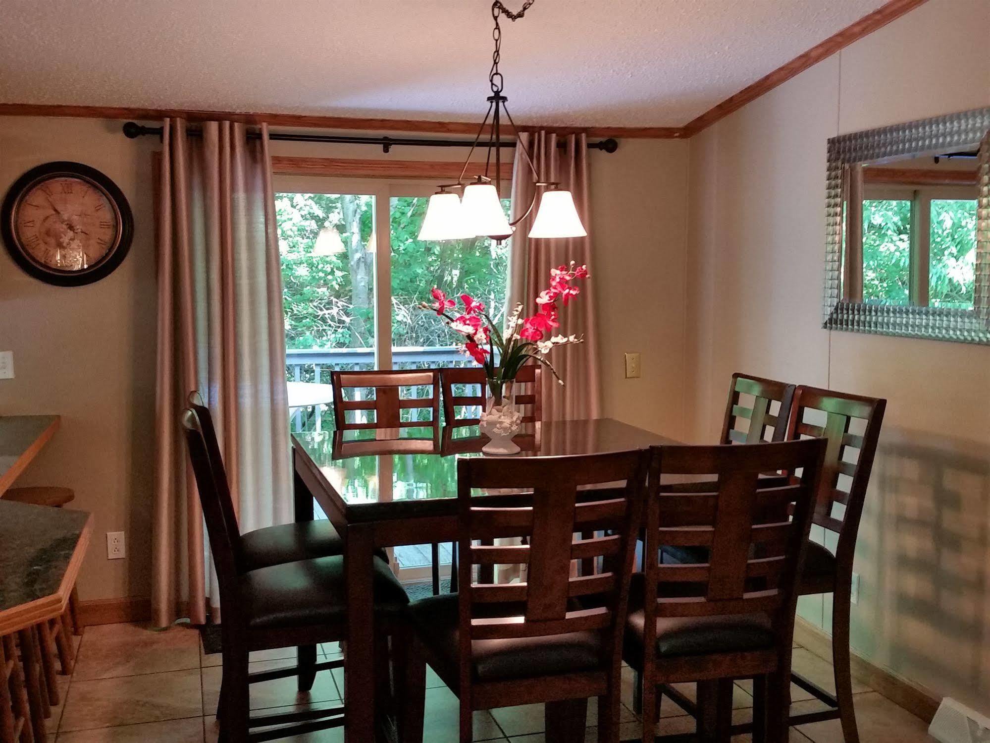 Island Club Rentals Put-in-Bay Extérieur photo