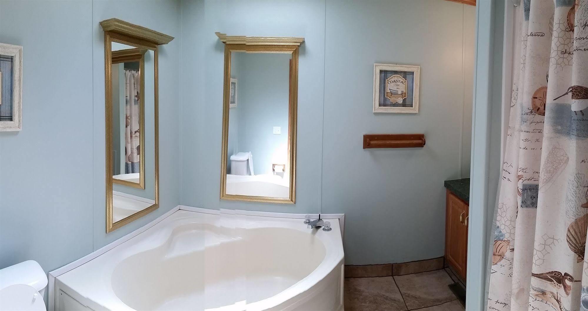 Island Club Rentals Put-in-Bay Extérieur photo